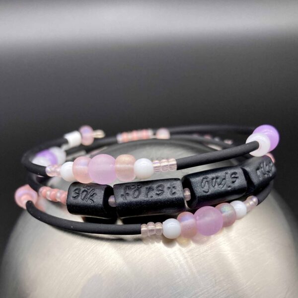 trust armband rosa/lila sök först guds rike