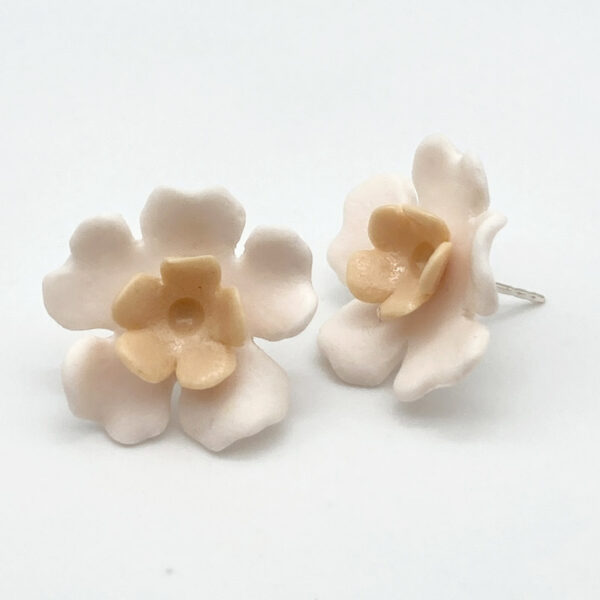 Kraft - Örhänge Blomma Vit/Beige Liten